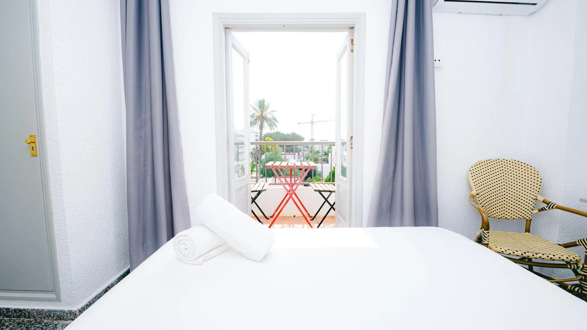 Hostal Flamingo By Nest Cala Llena 0*,