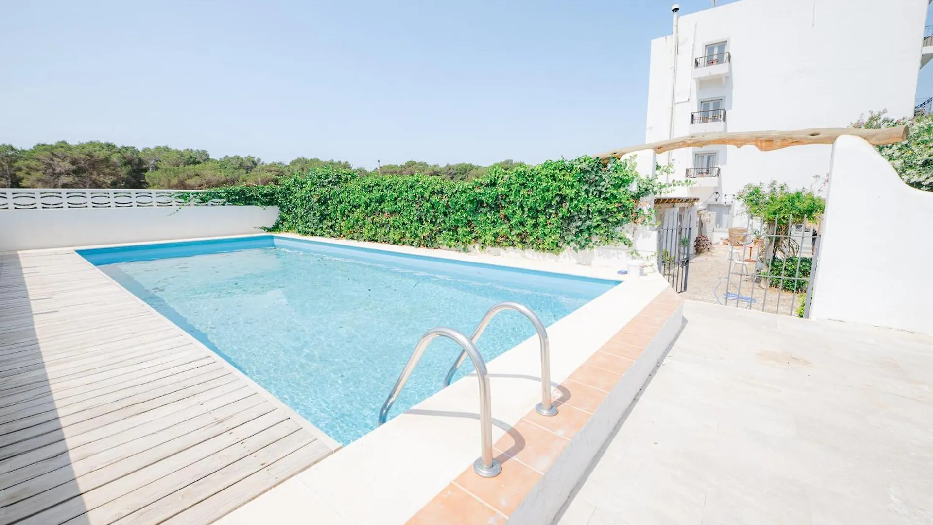 Hostal Flamingo By Nest Cala Llena İspanya