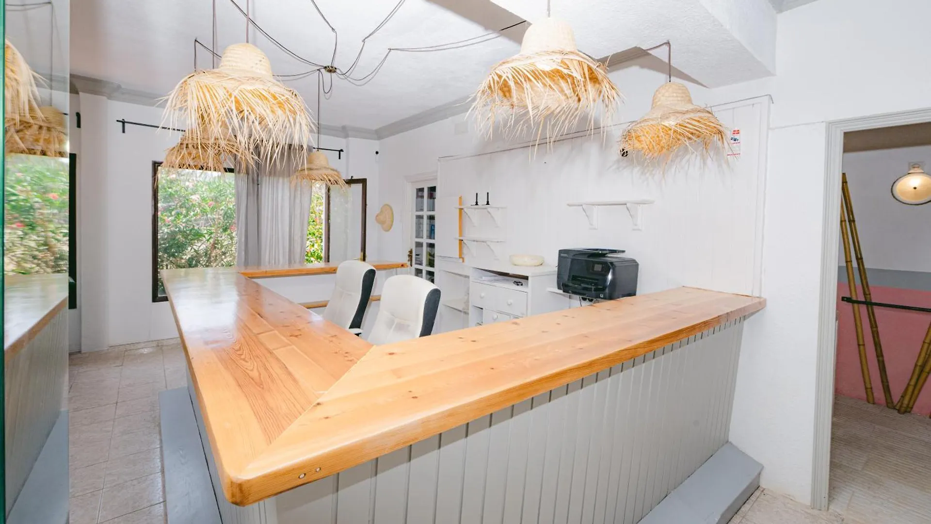 Hostal Flamingo By Nest Cala Llena
