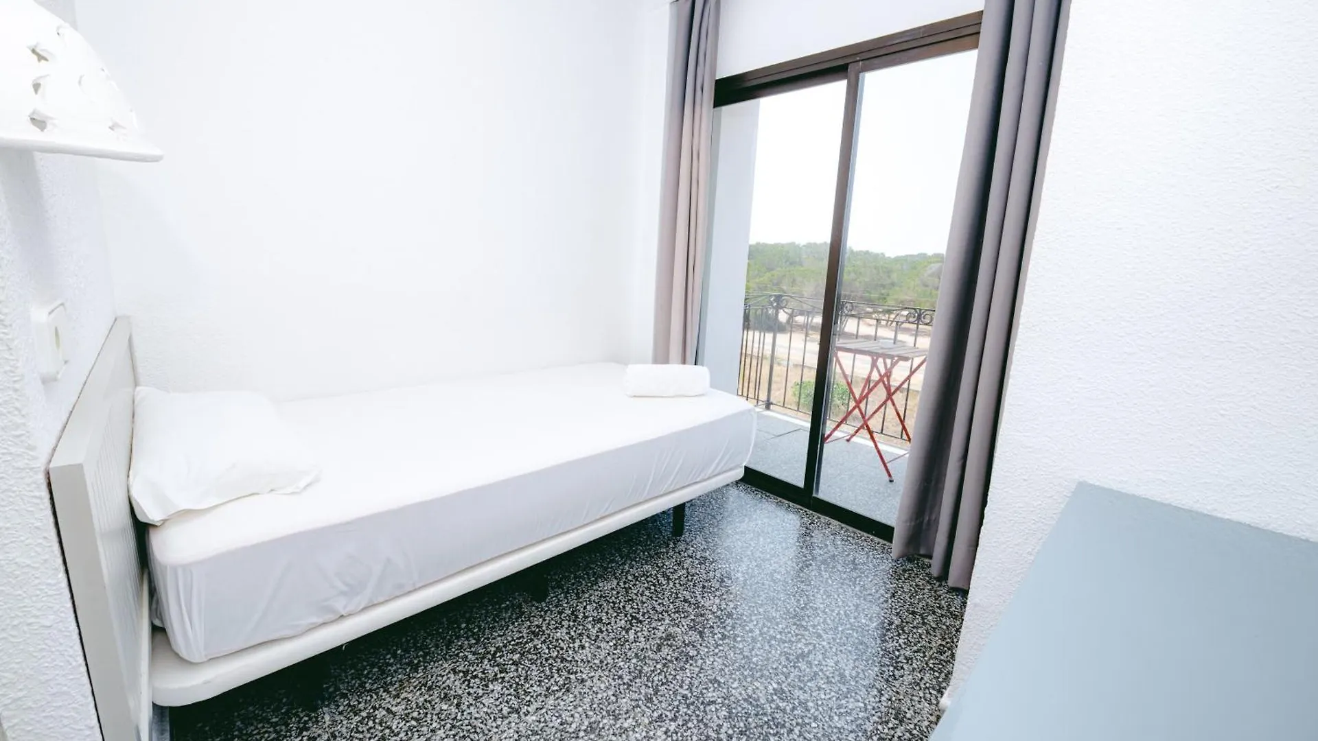 Hostel Hostal Flamingo By Nest Cala Llena