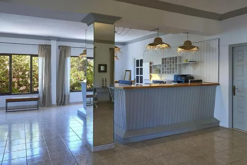Hostal Flamingo By Nest Cala Llena Hostel