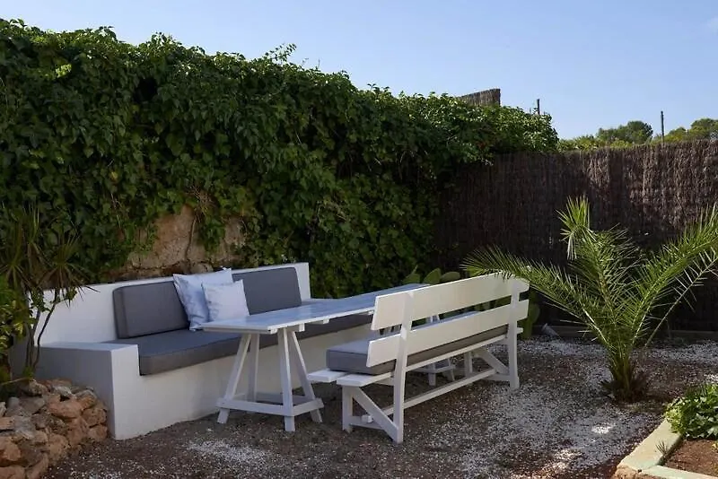Hostal Flamingo By Nest Cala Llena